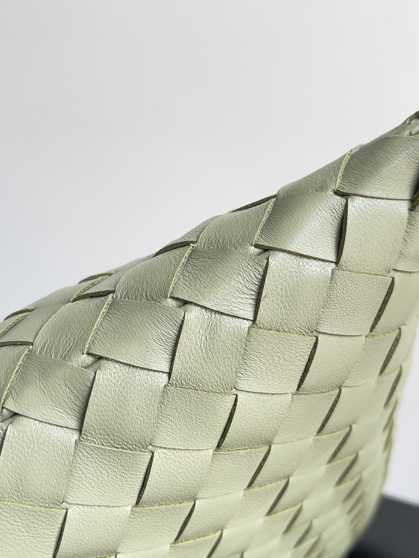 Travertine Large Hop