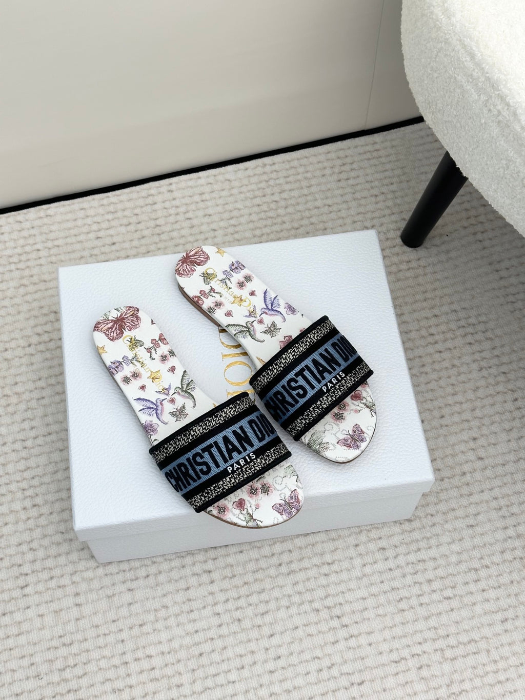 White Multicolor Dioramour Dway Slide