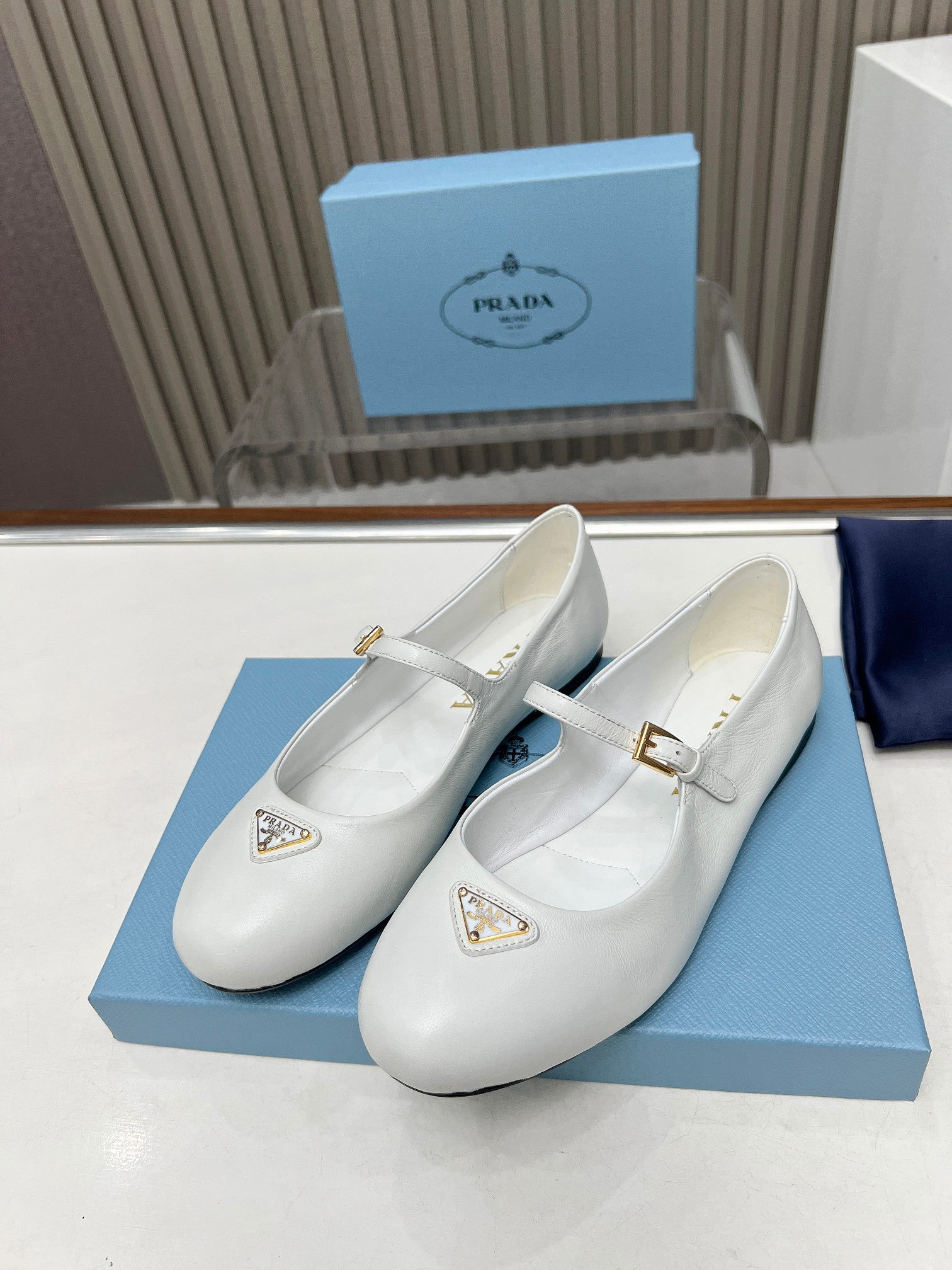 White P Leather Ballerinas