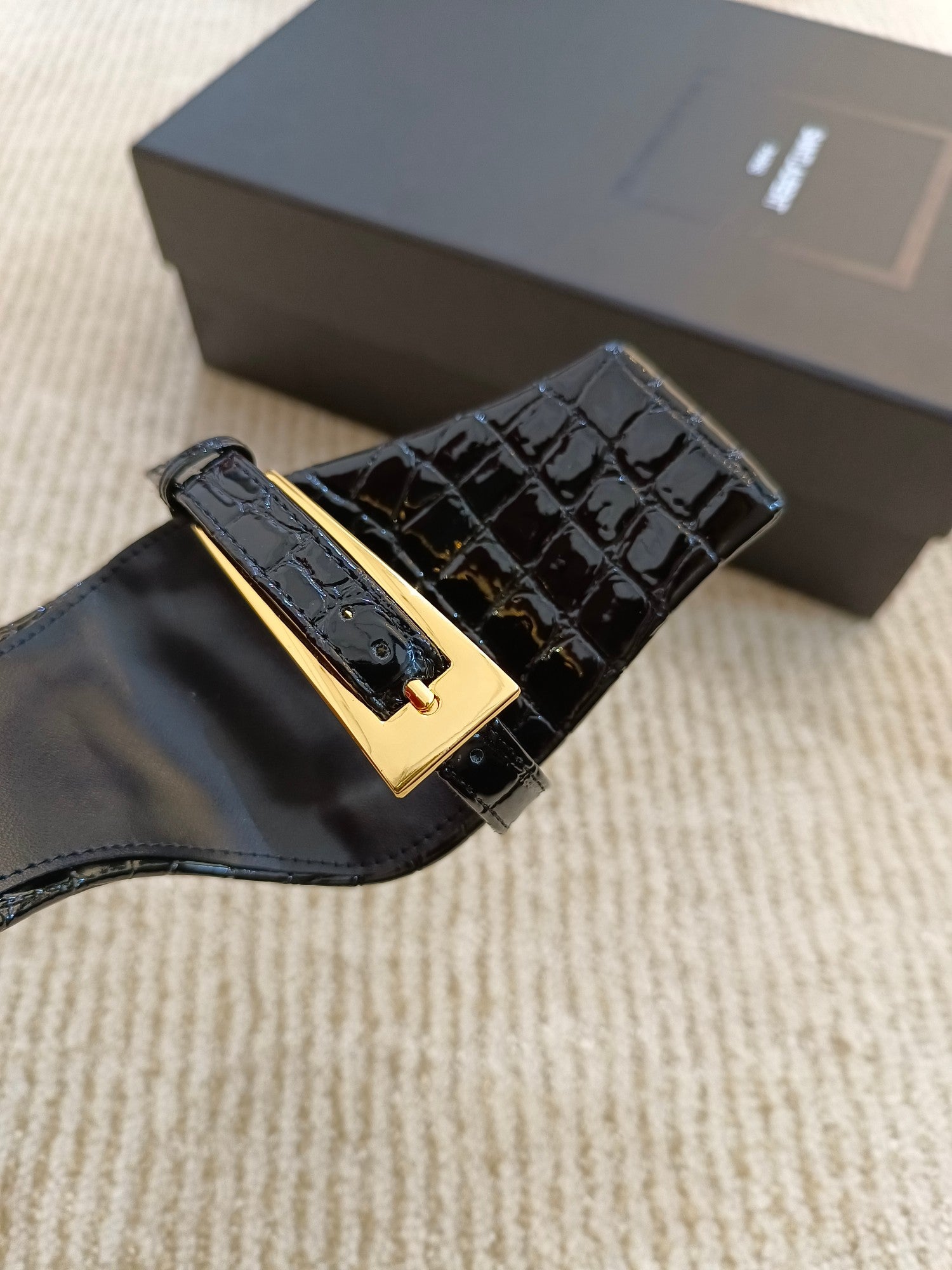 YL Mules In Crocodile-Embossed Leather