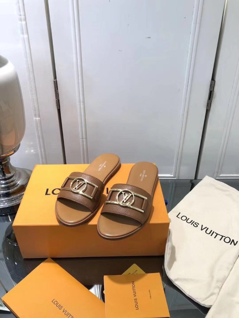 Brown LI flat mule