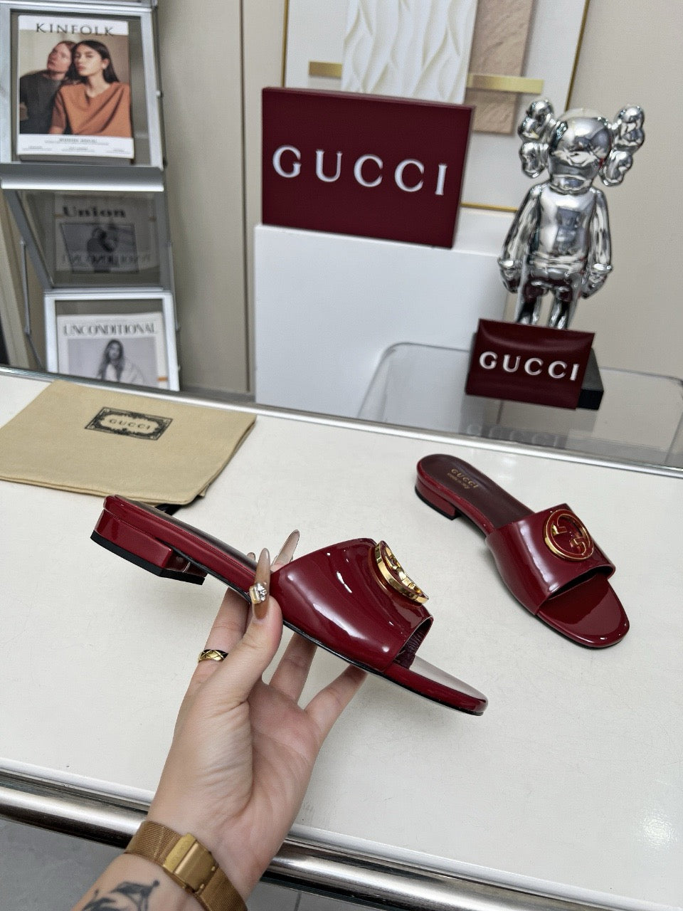 Rosso Ancora Red Round Interlocking Sandal