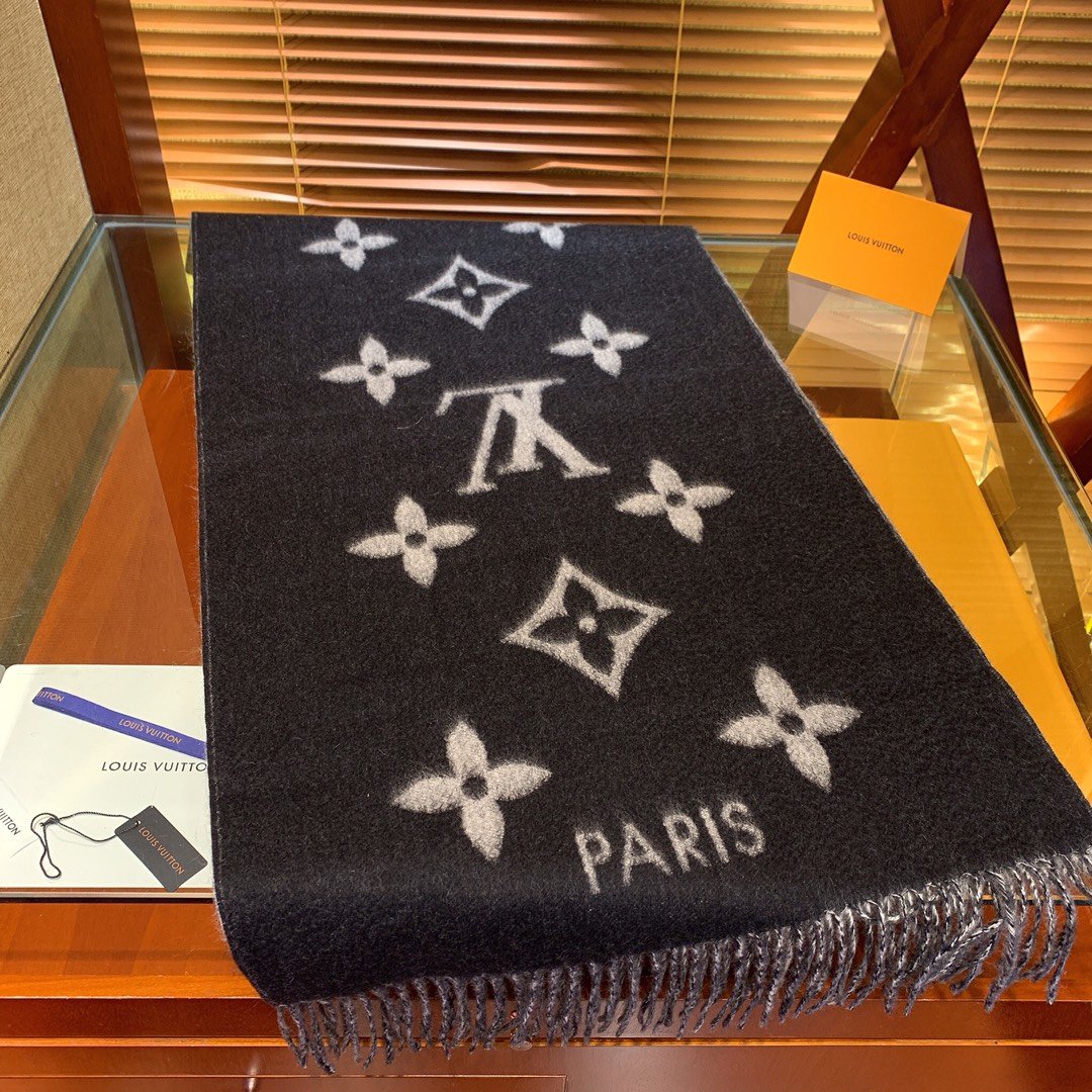 Black LR scarf