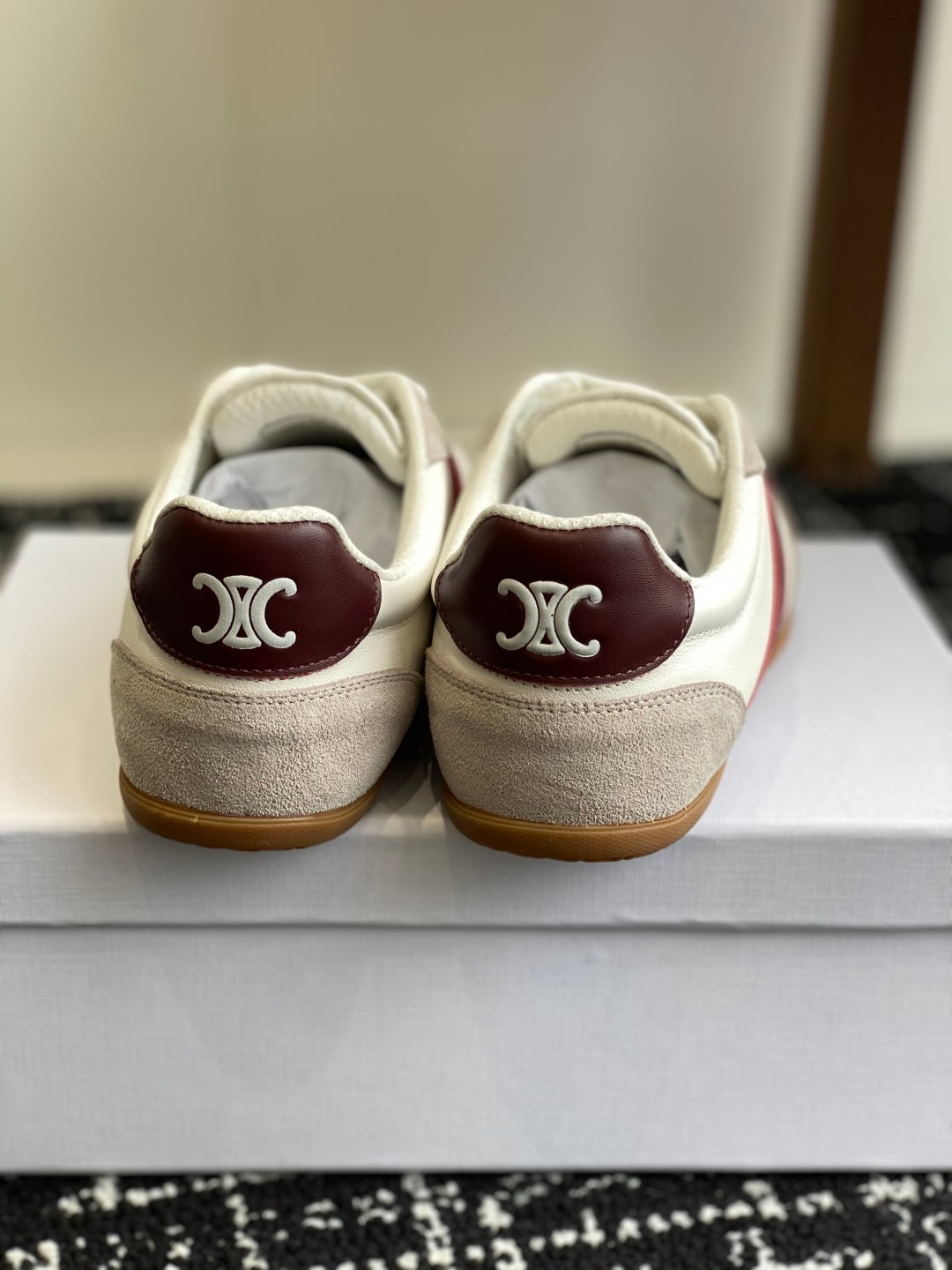 Optic White/Dark Burgundy/Grey Jogger Low Lace-Up Sneaker