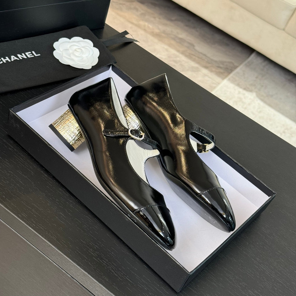 Black MJ Pumps