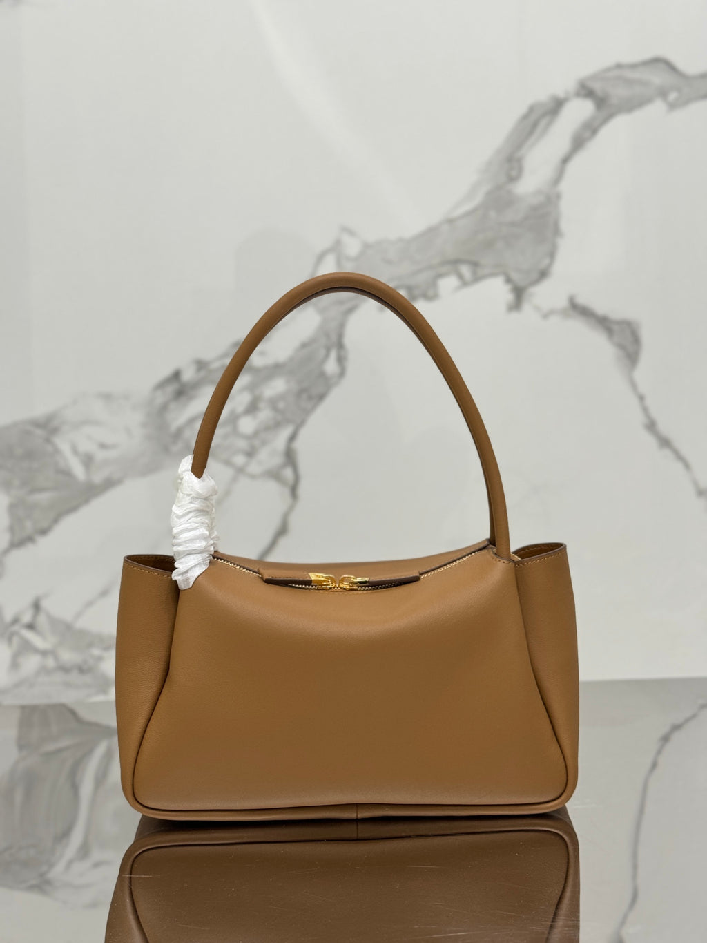 Caramel P Medium Leather Handbag