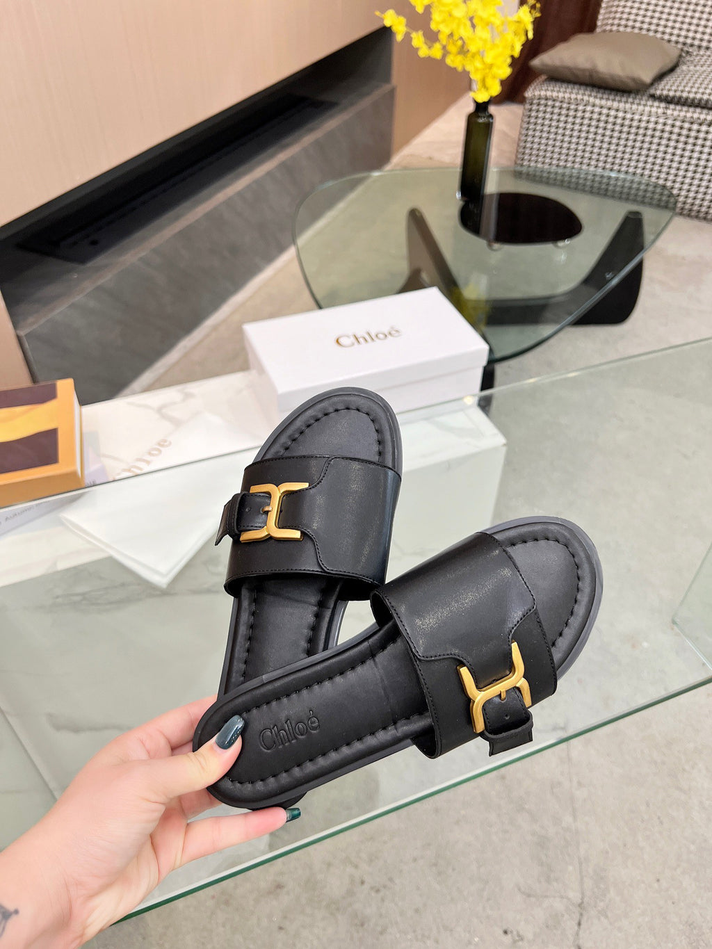 Black CM Slide
