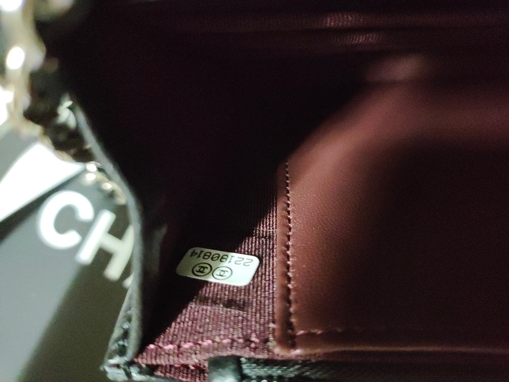 Black classic wallet on chain