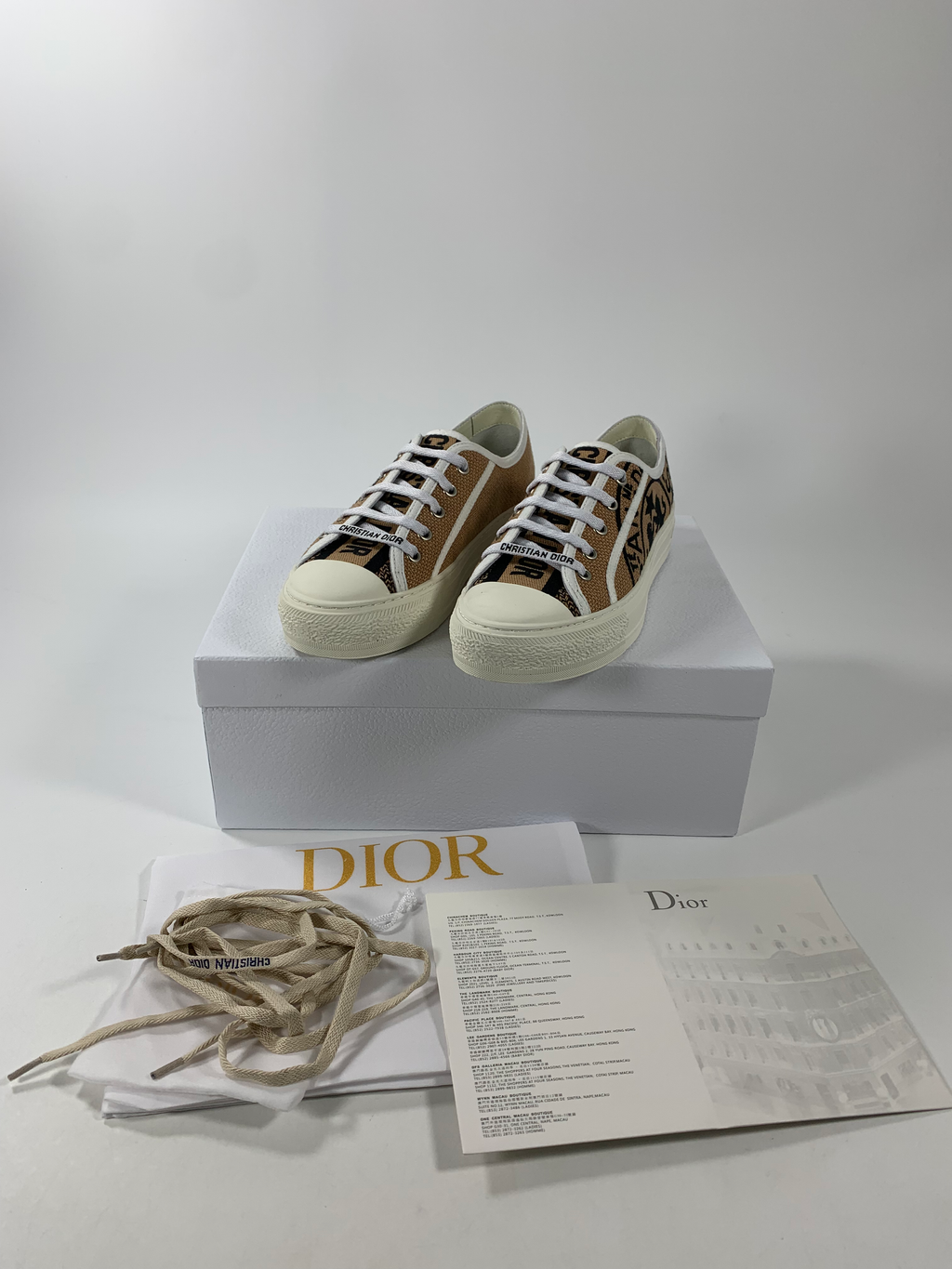 Beige canvas WD sneaker