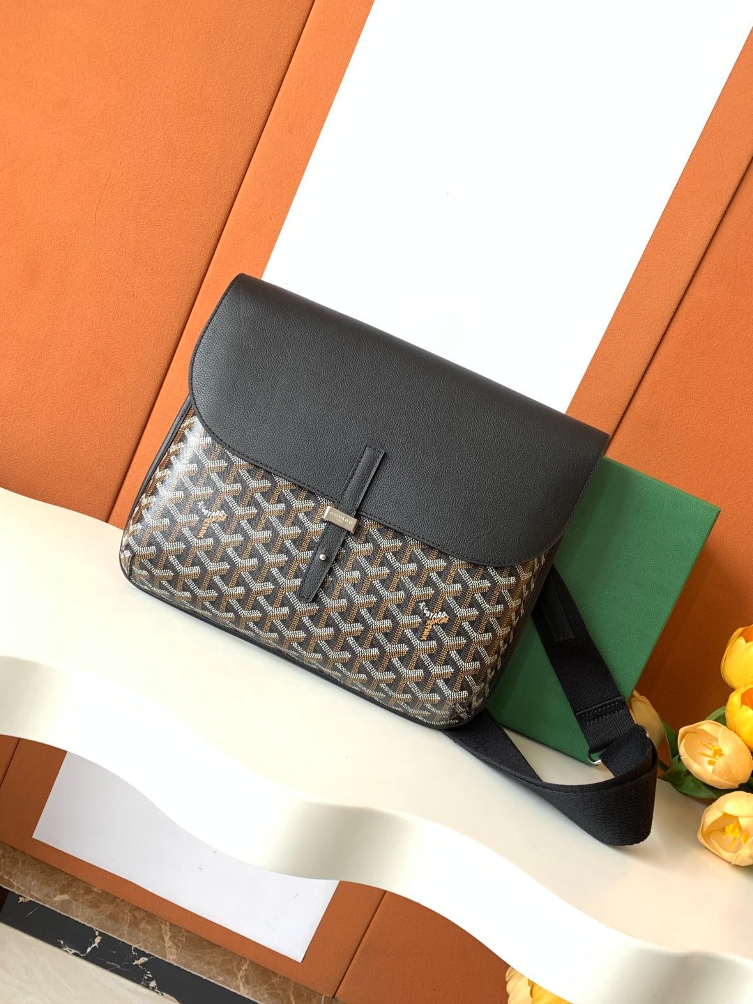 Black Coursier Messenger Bag