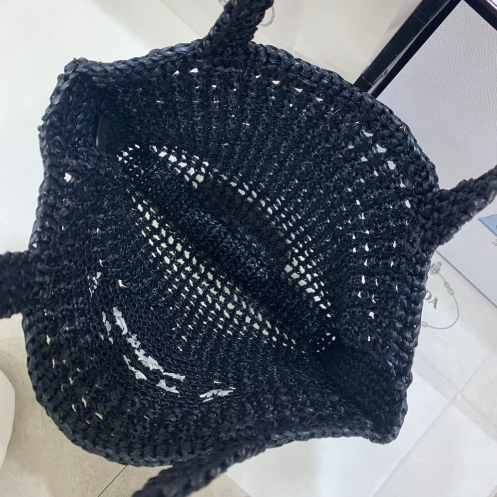 Black raffia tote bag