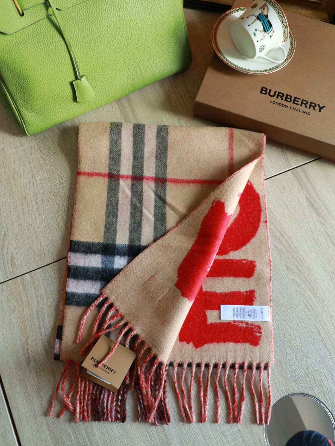 Begie wool love jacquard scarf