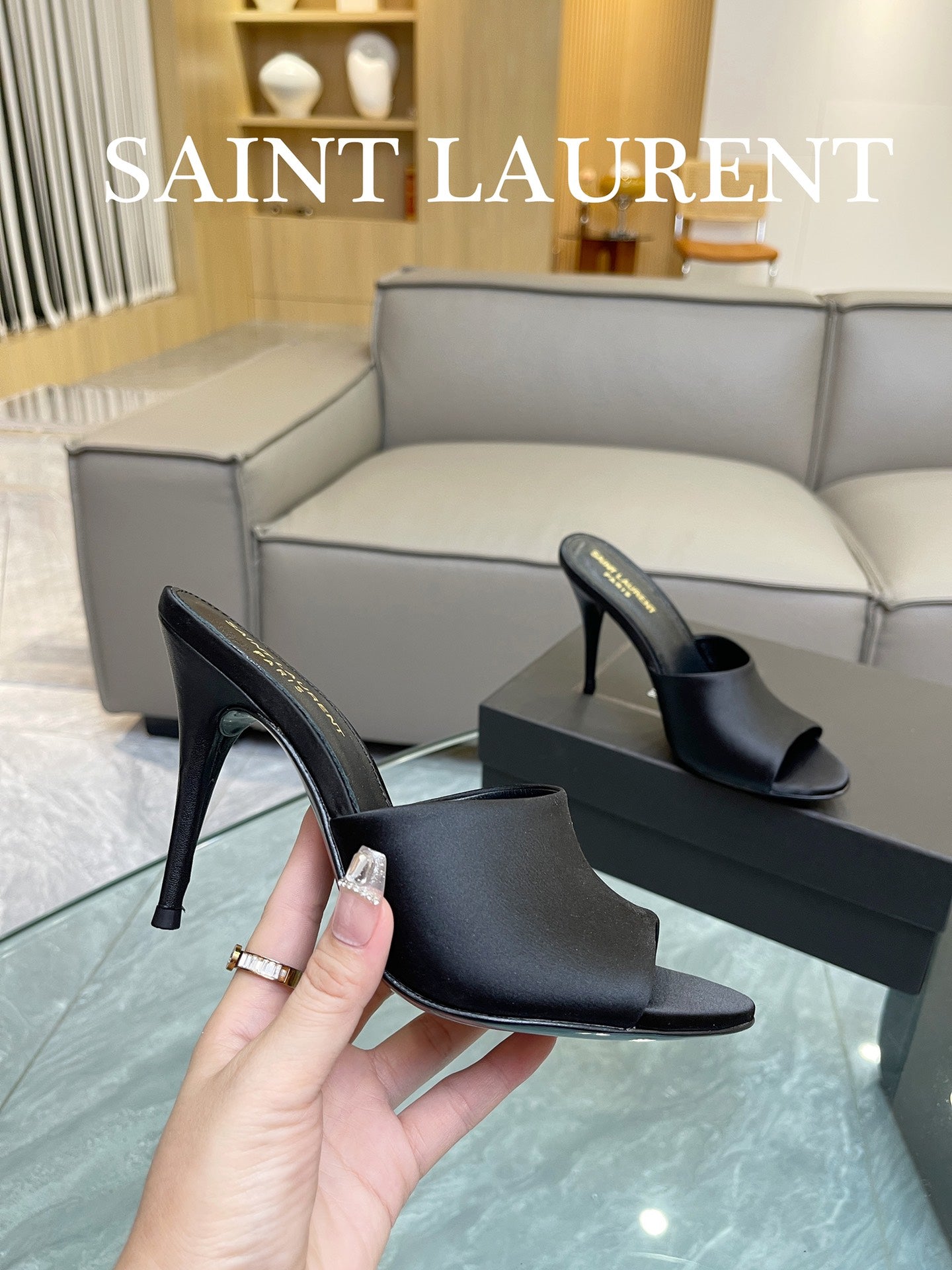 Black LA 16 mules