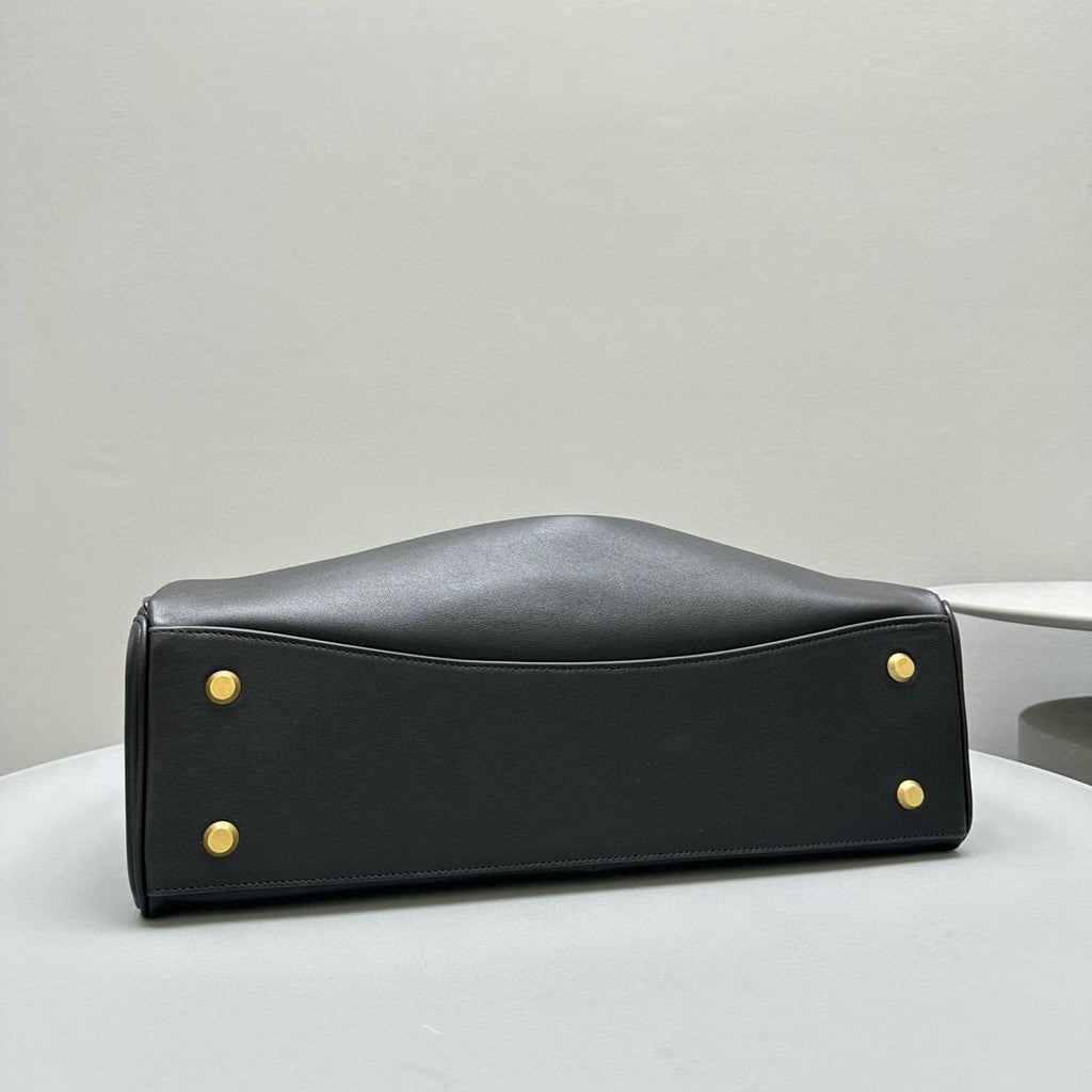 Black BR Medium Handbag With Gold Hardware