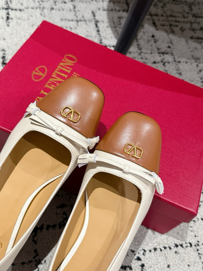 Ivory Valet Du Roi Kidskin Ballerina 25MM