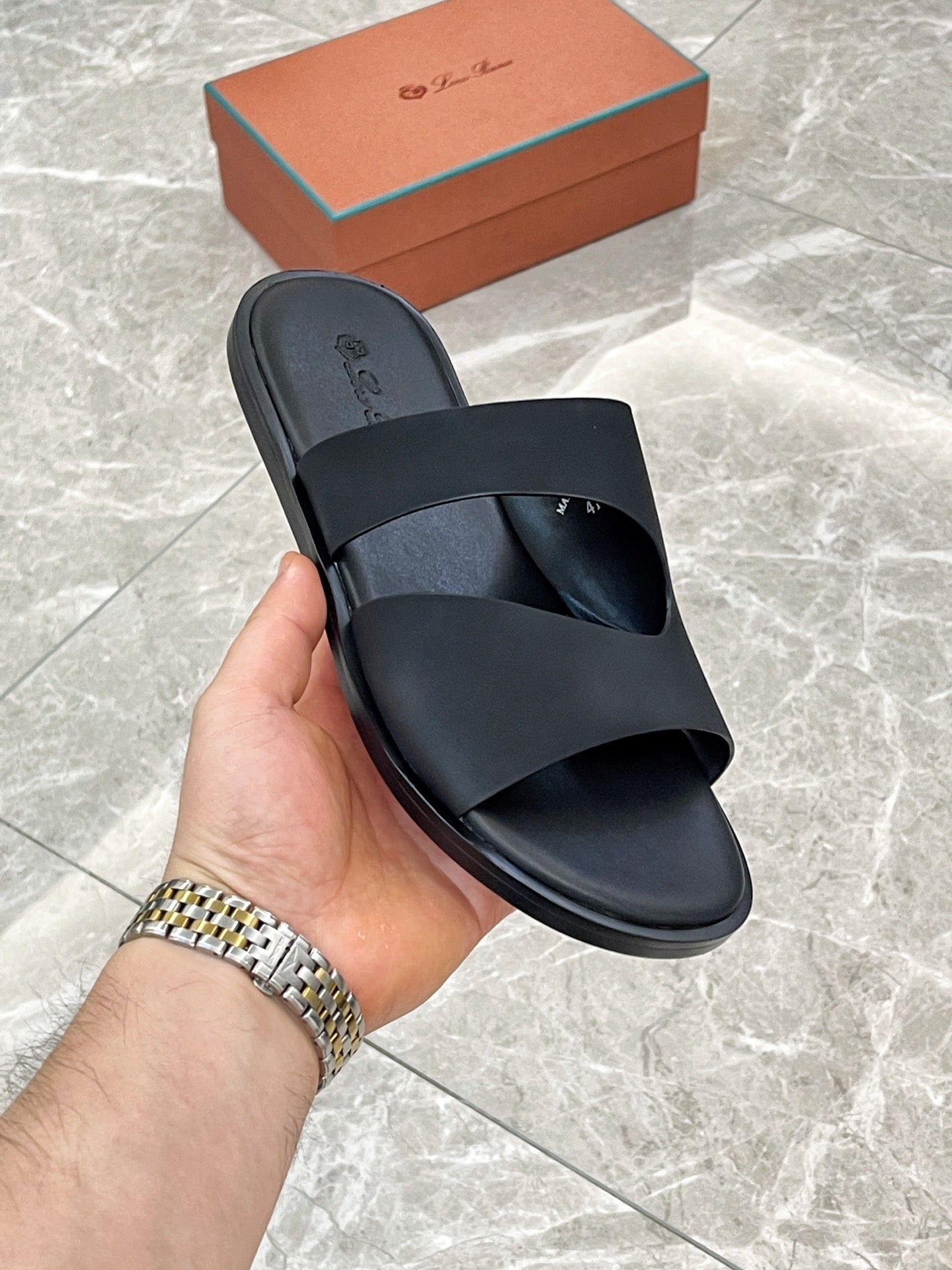Black Pilat Plain Walk Sandal