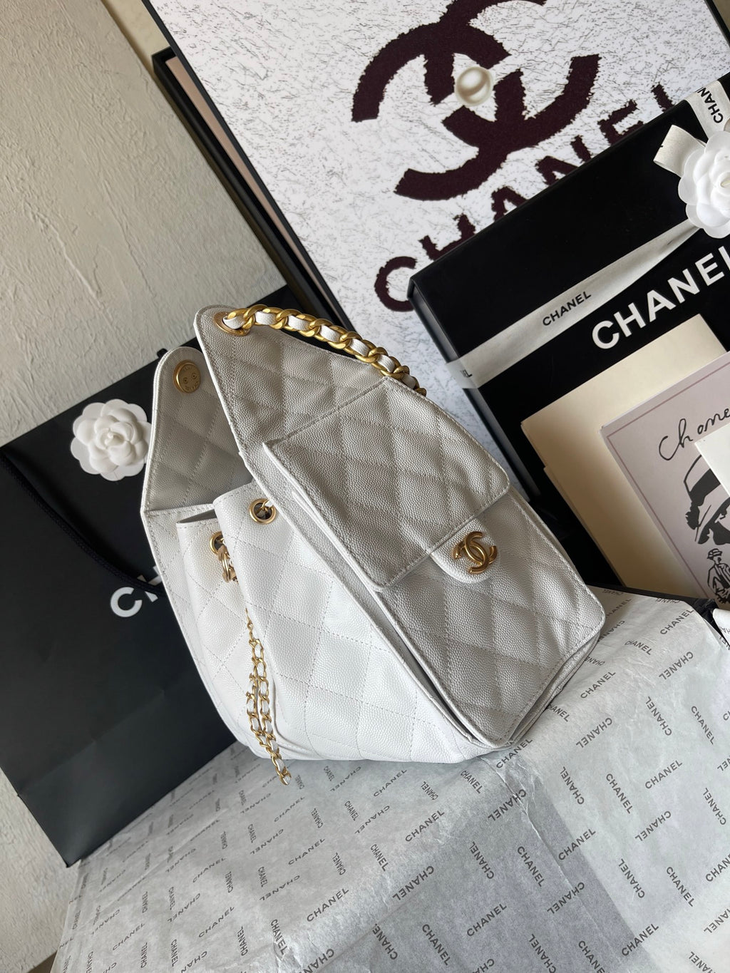 White 25 Small Handbag