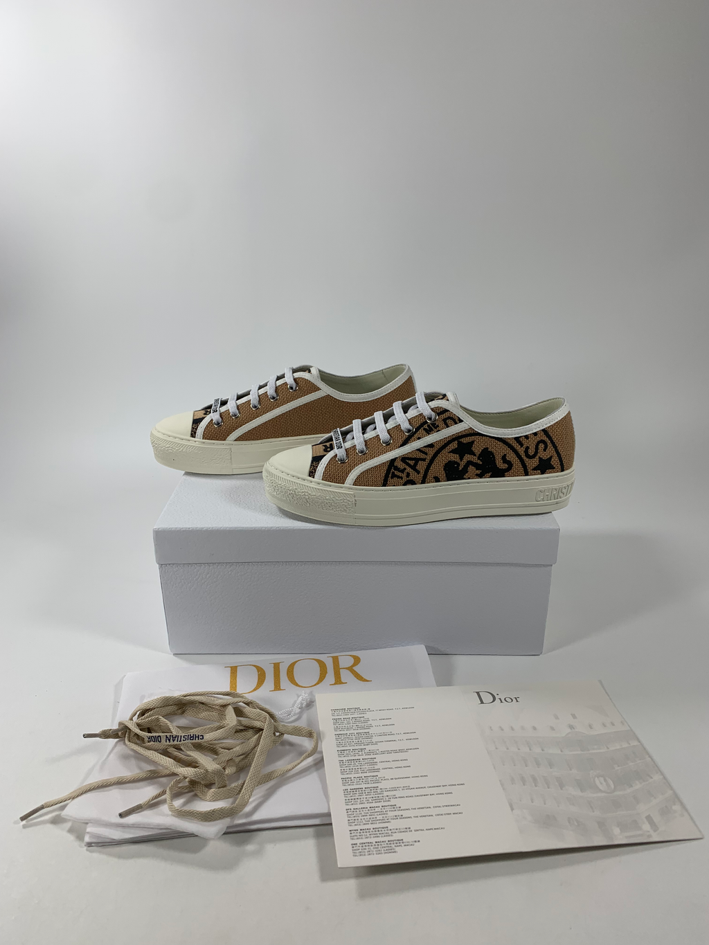 Beige canvas WD sneaker