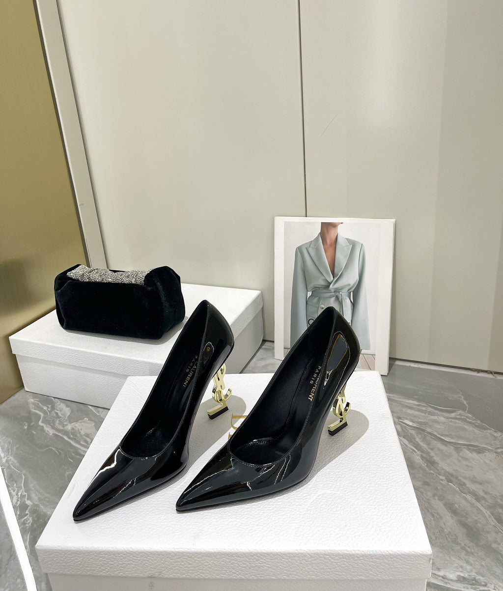 Black YO pump with gold heel