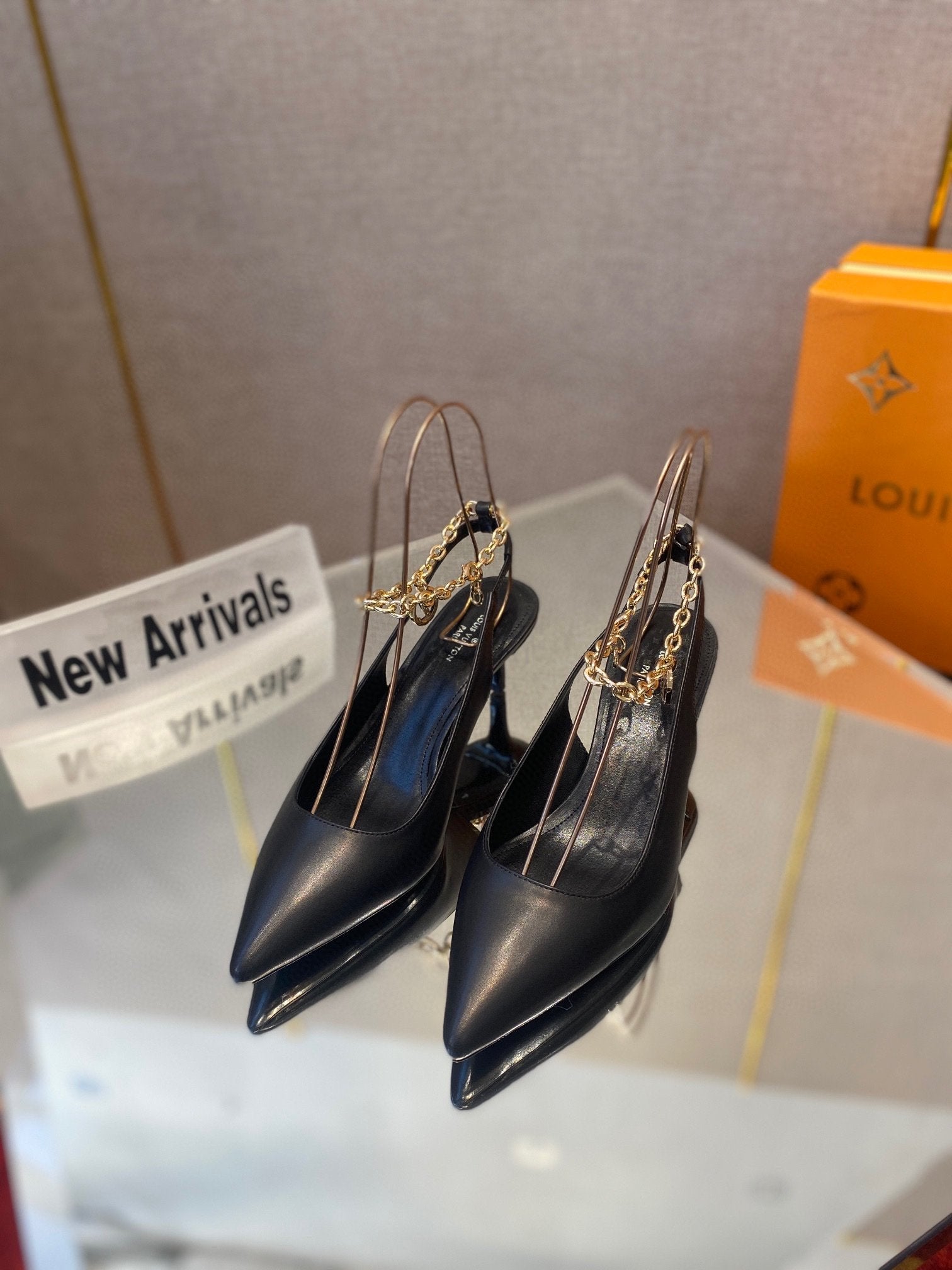 Black MS pump