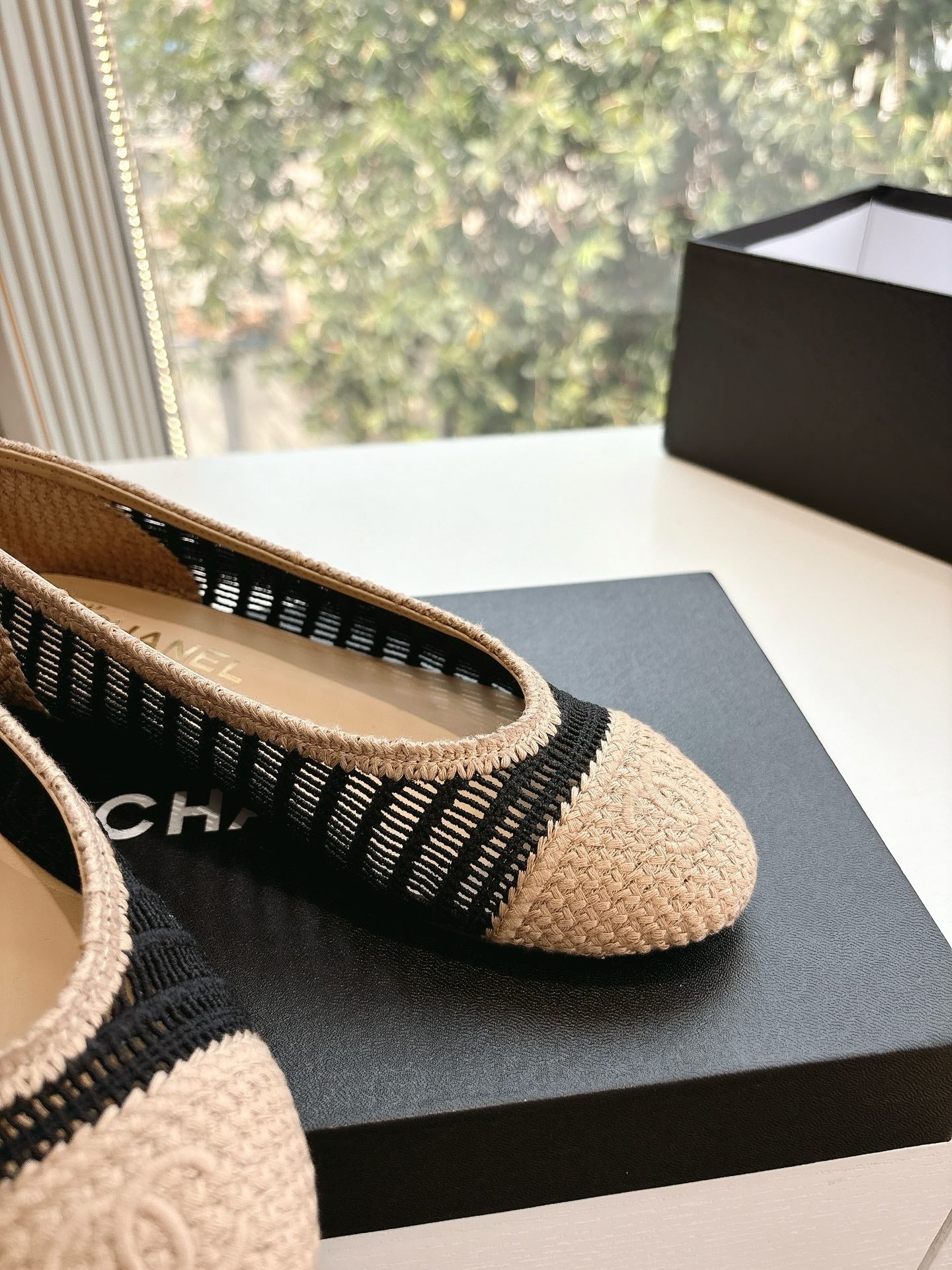 Black & Beige Raffia Ballet Flats