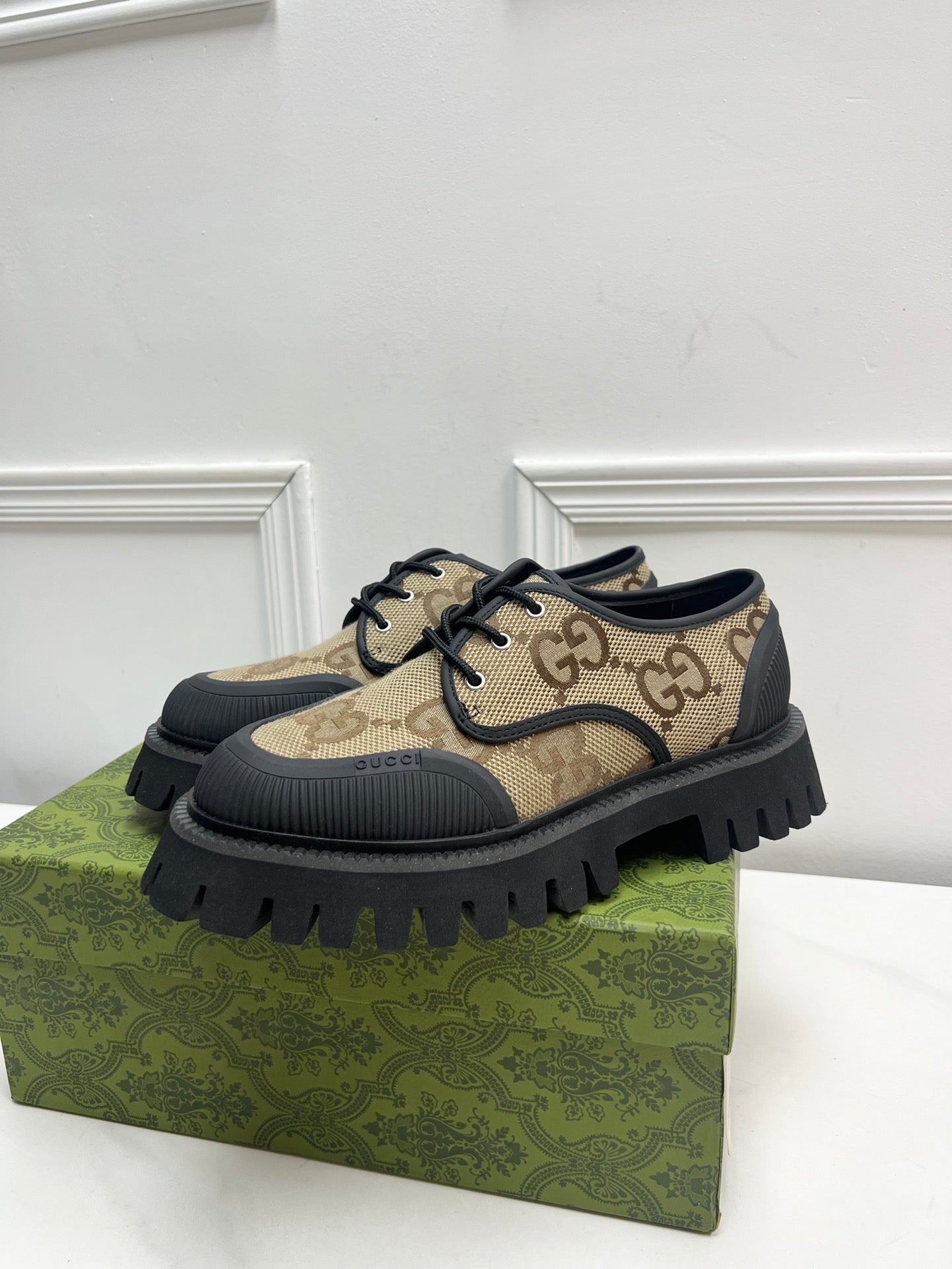 Men's Camel lace-up shoe
