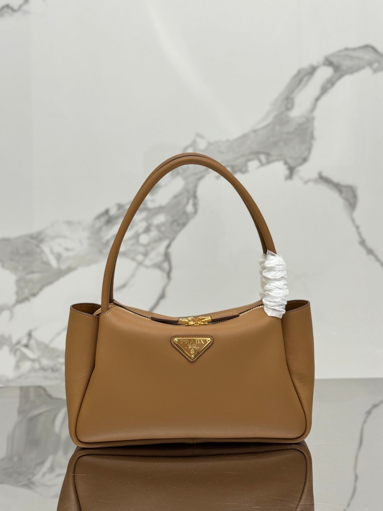 Caramel P Medium Leather Handbag