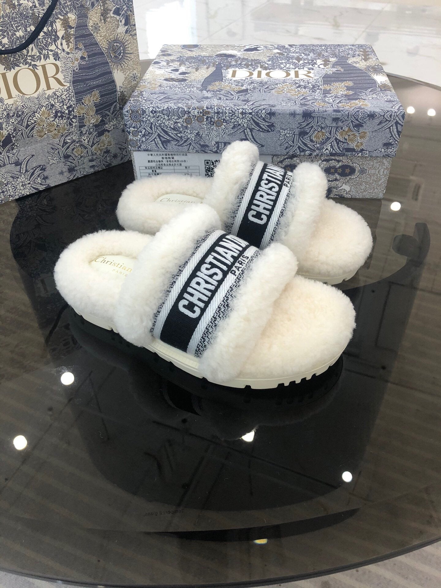 White DD slide