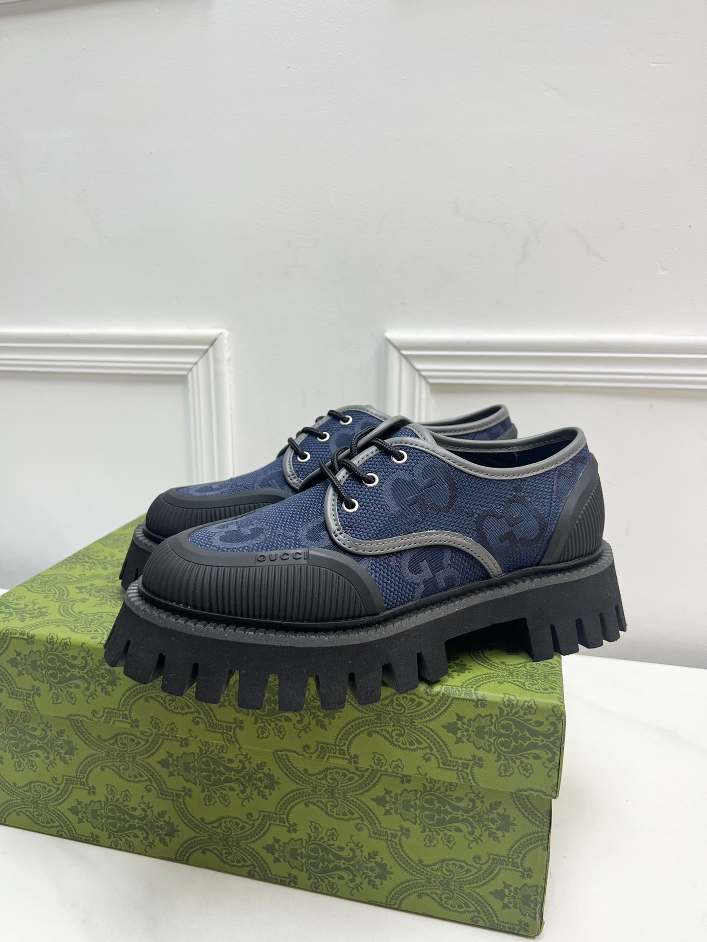 Men's Blue & grey lace-up shoe