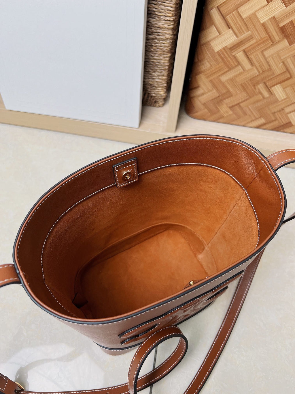 Tan CT small bucket