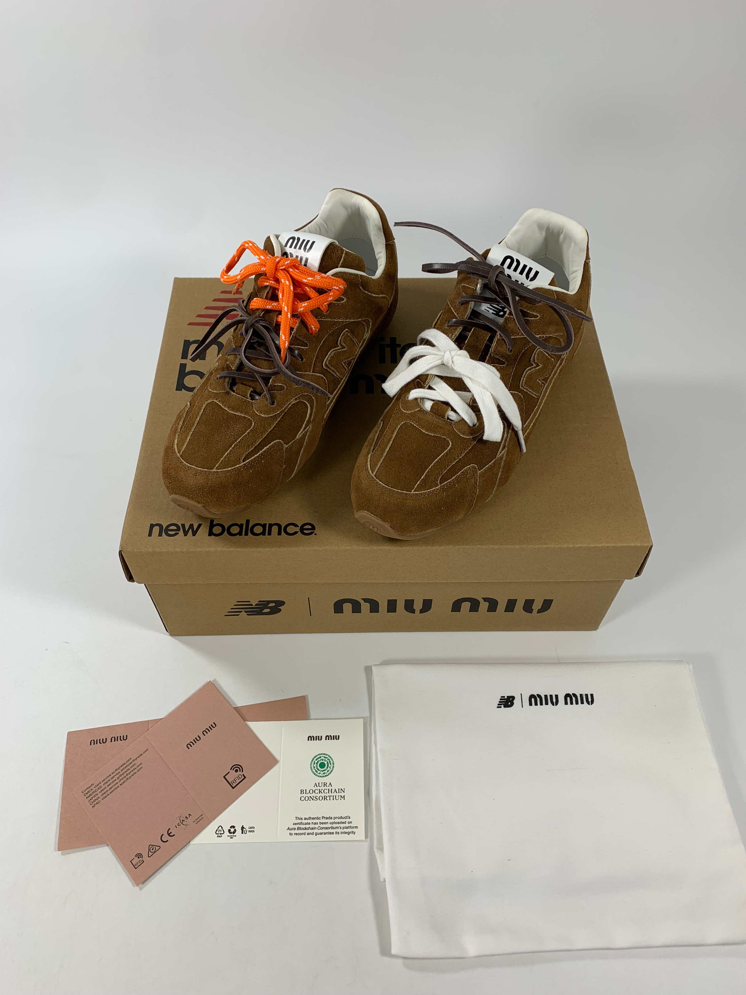 Cinnamon NxM 530 SL Suede Sneakers