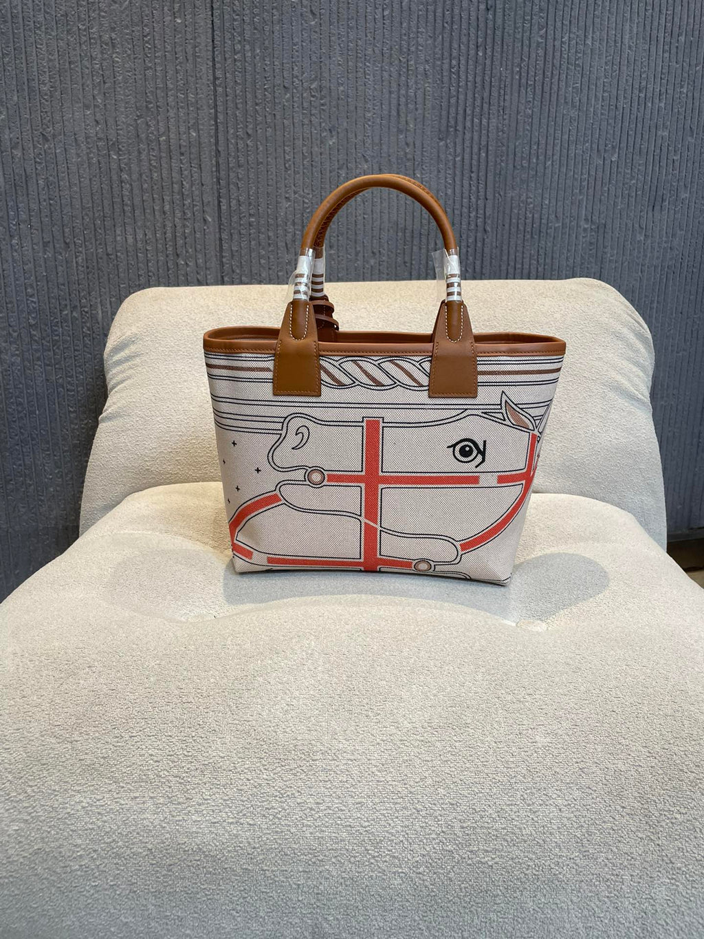 Gris / Beige / Ecru / Beige / Gold Steeple 25 Bag