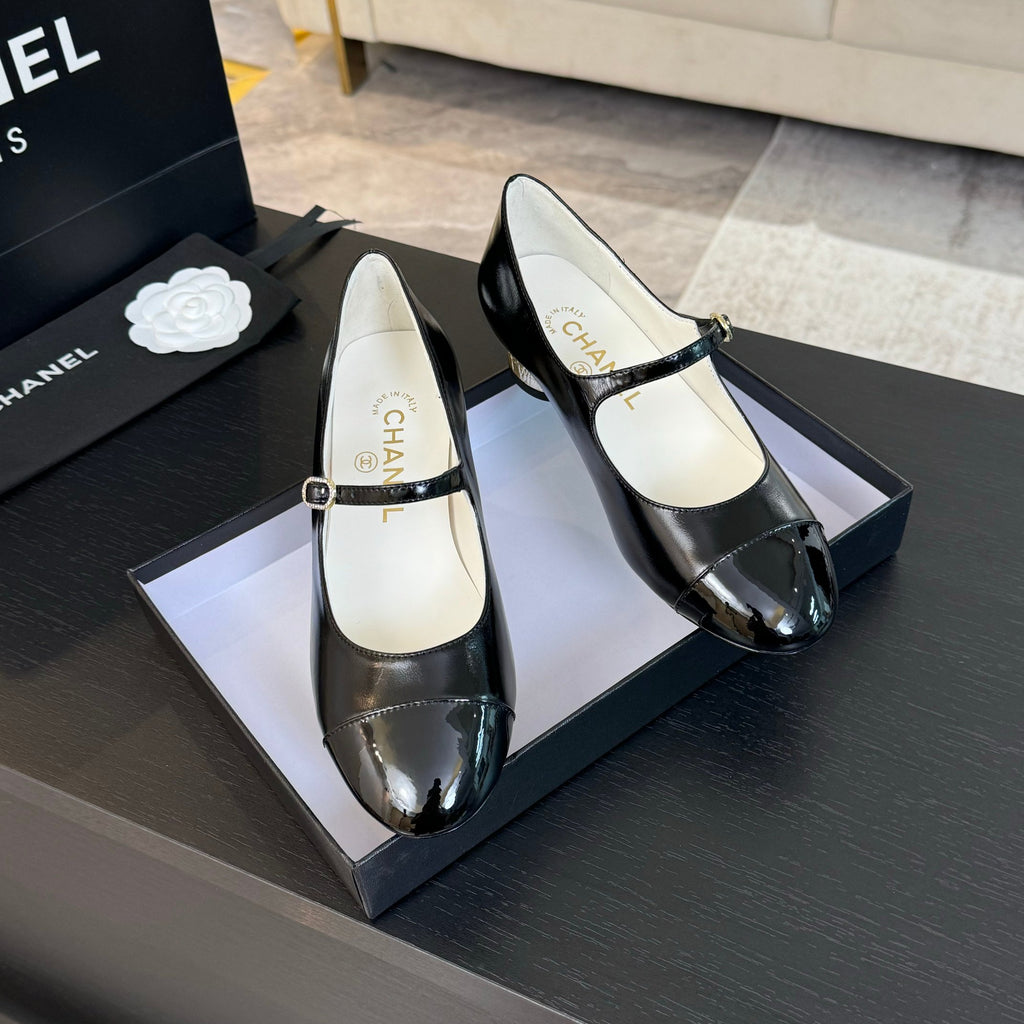 Black MJ Pumps