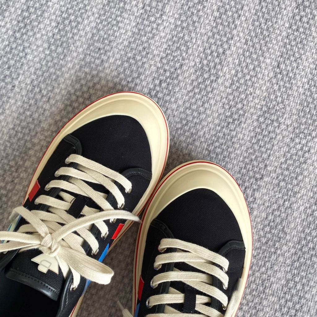 Black Eliot Sneaker