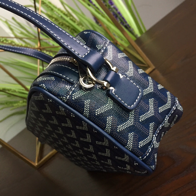 Navy Blue Cap-Vert PM Bag
