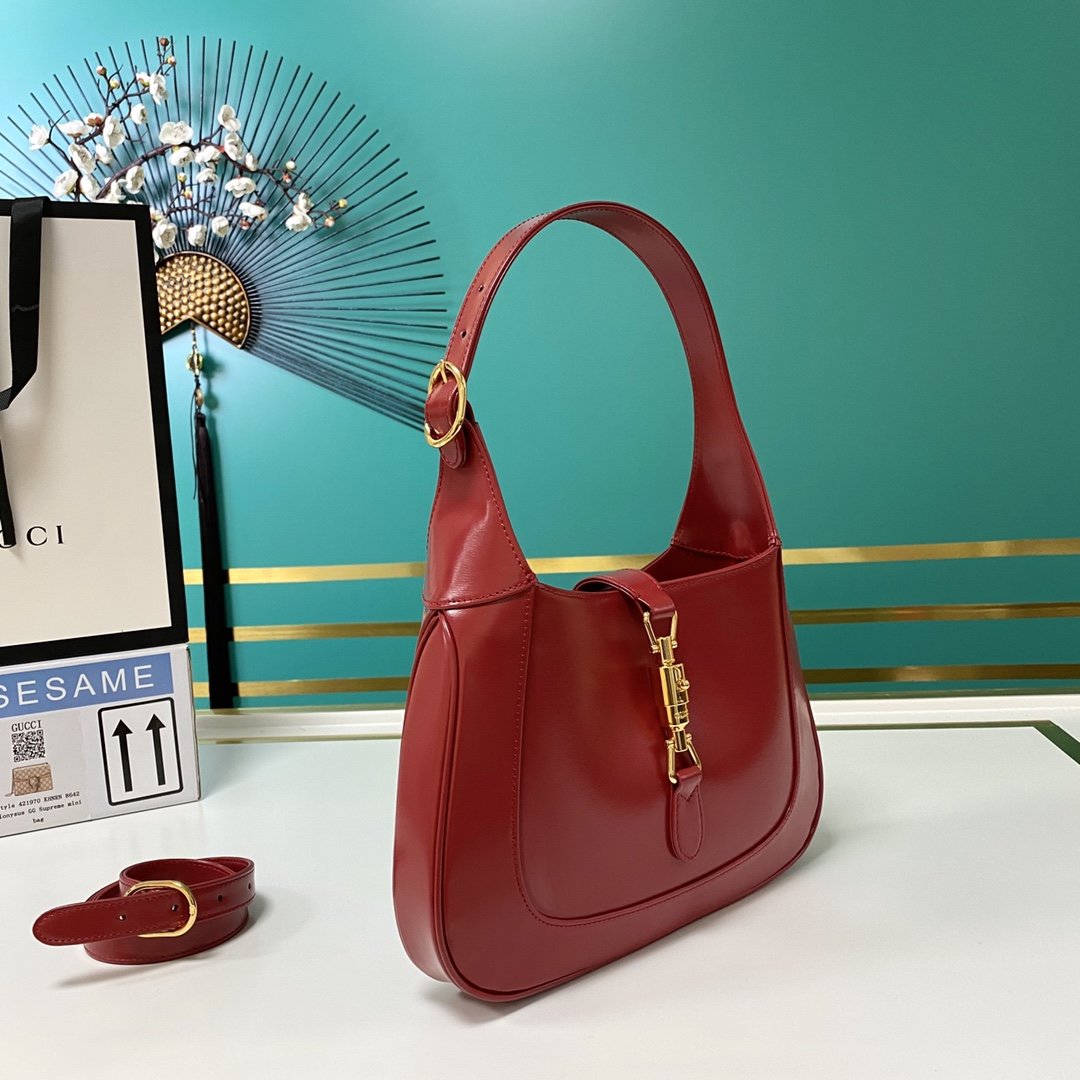 Red GJ 1961 small shoulder bag