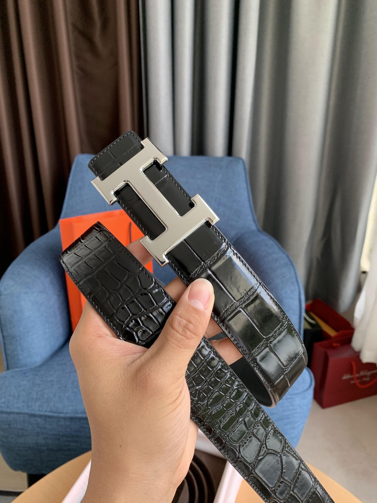 Noir H silver belt buckle & Leather strap