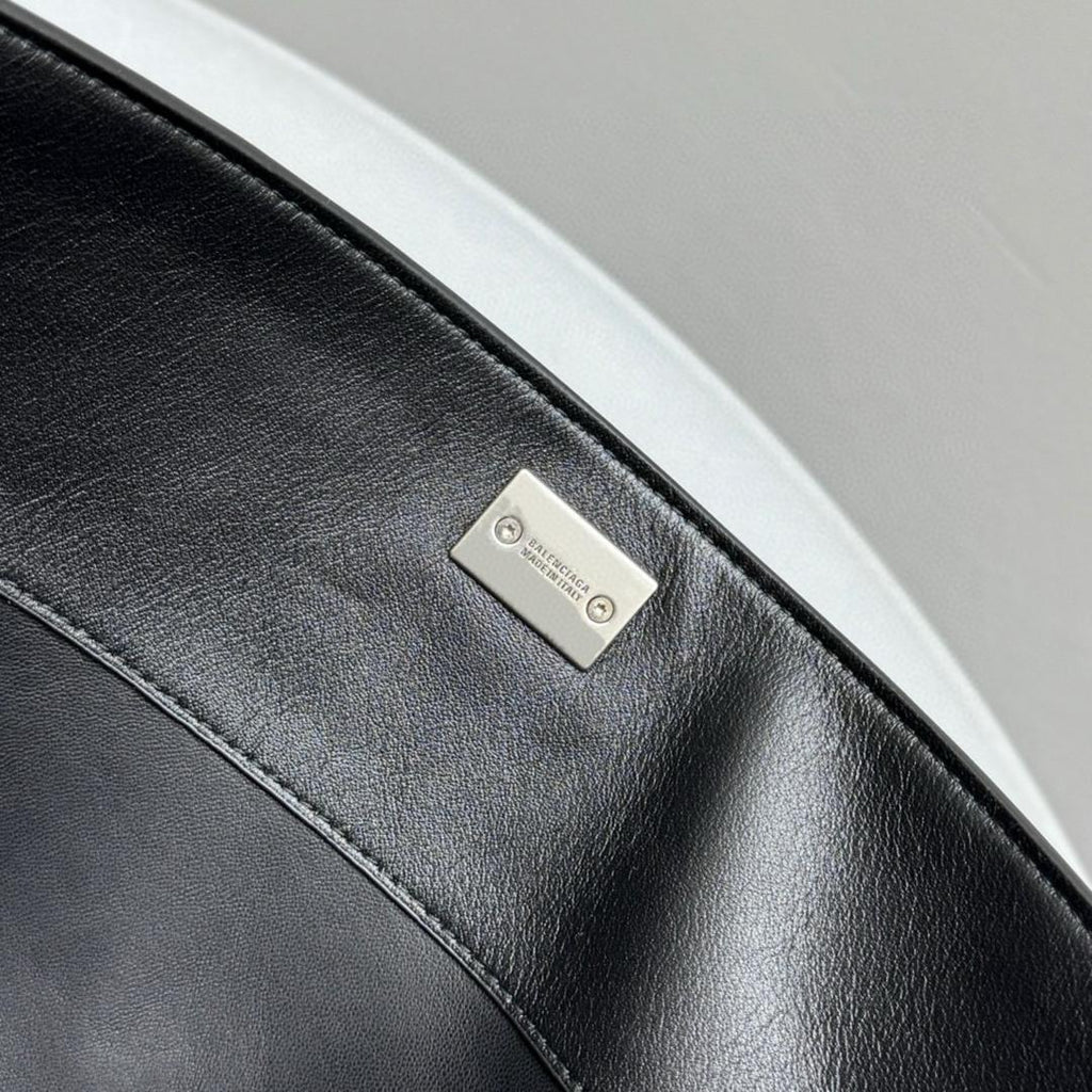 Black BR Medium Handbag With Silver Hardware