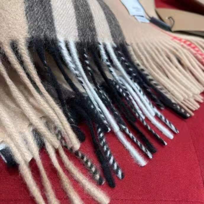 Beige classic TC cashmere scarf