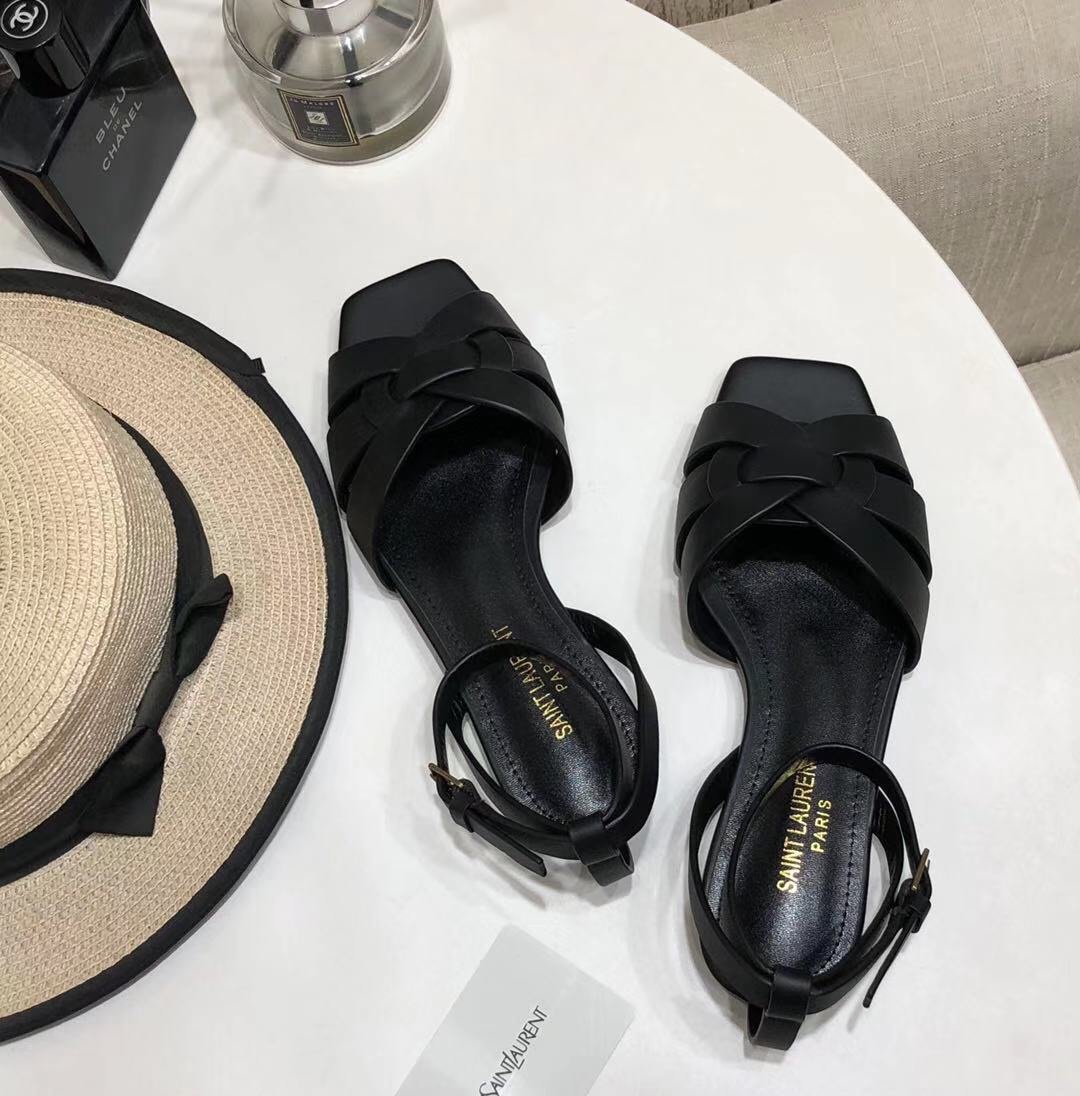 YT flat sandals in black leather