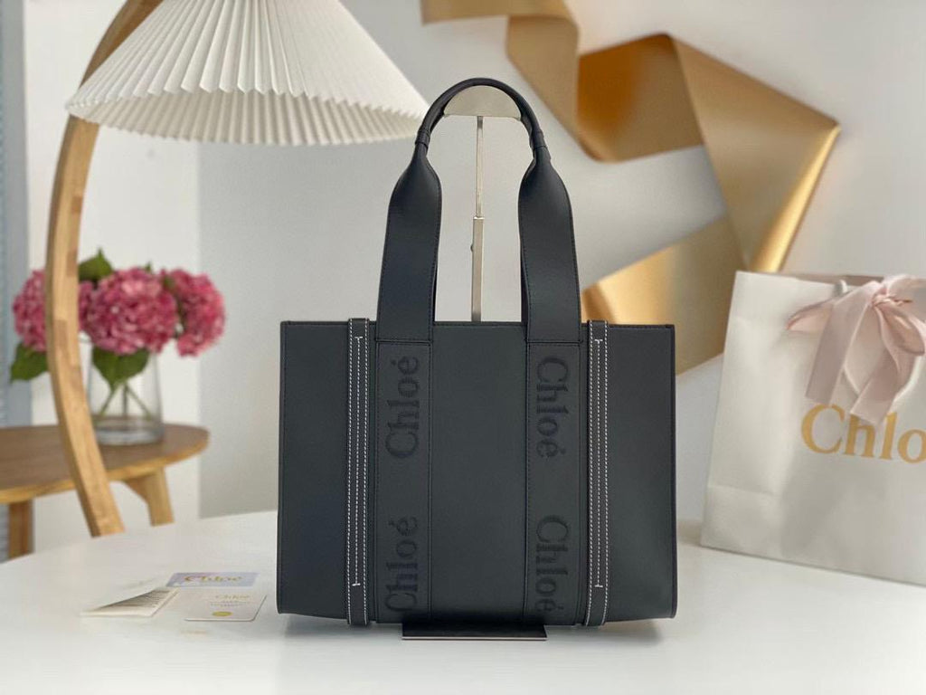 Black CW medium tote bag