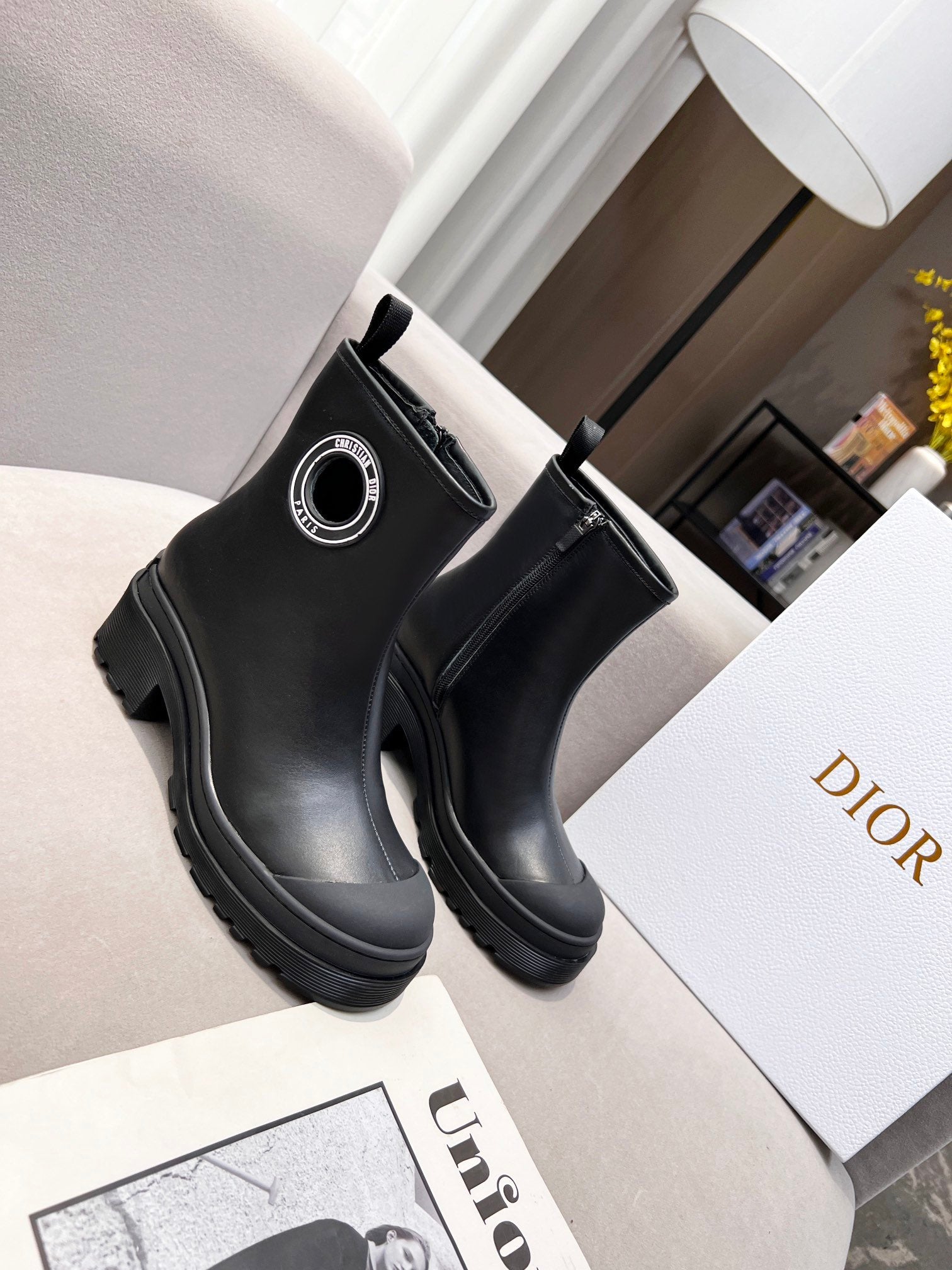 Black DS ankle boot