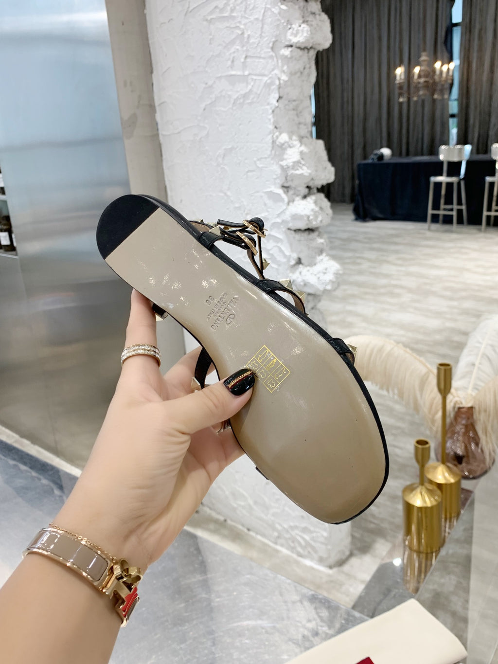 Black VR Flat Sandal With Straps