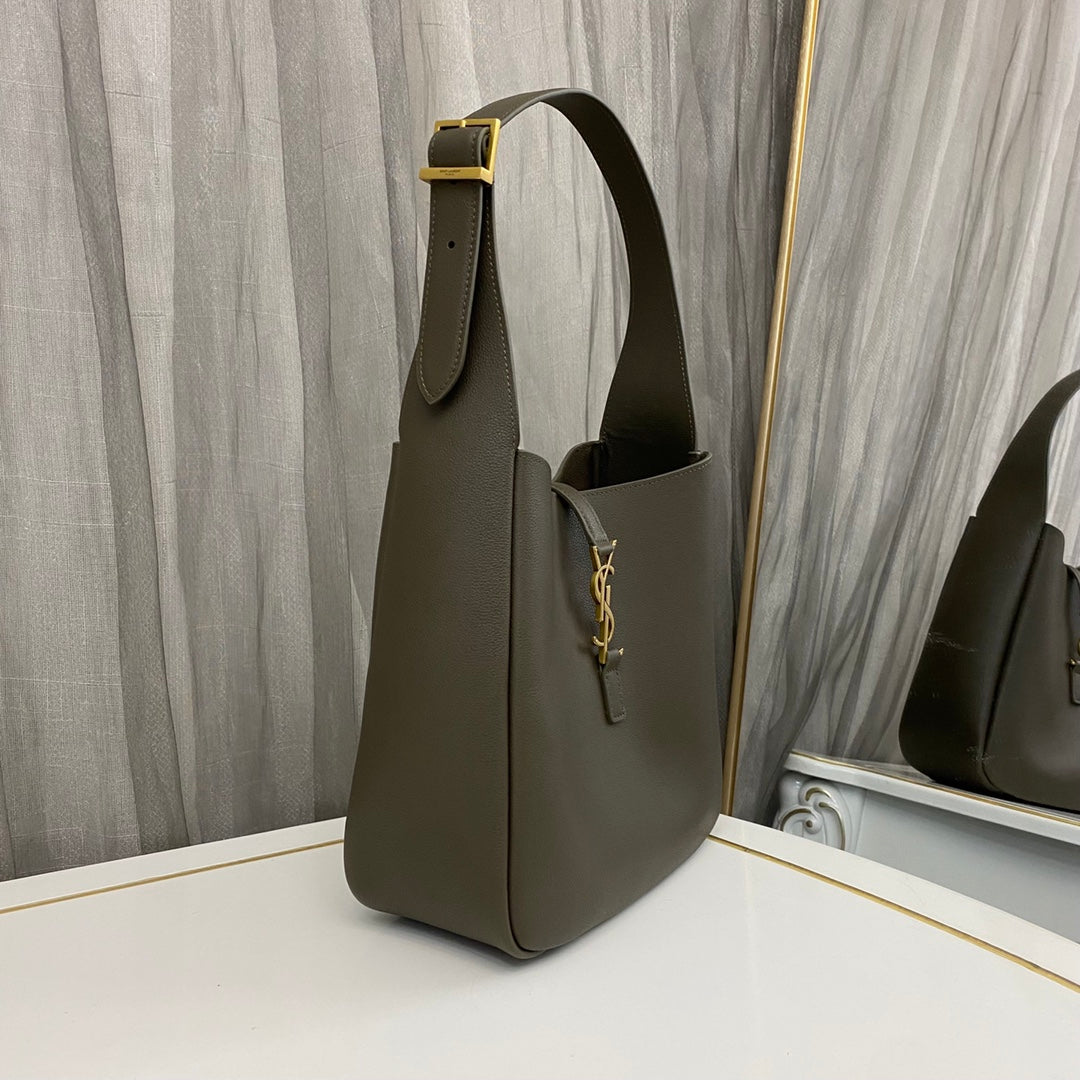 Light Musk Le 5 à 7 Small Leather Shoulder Bag