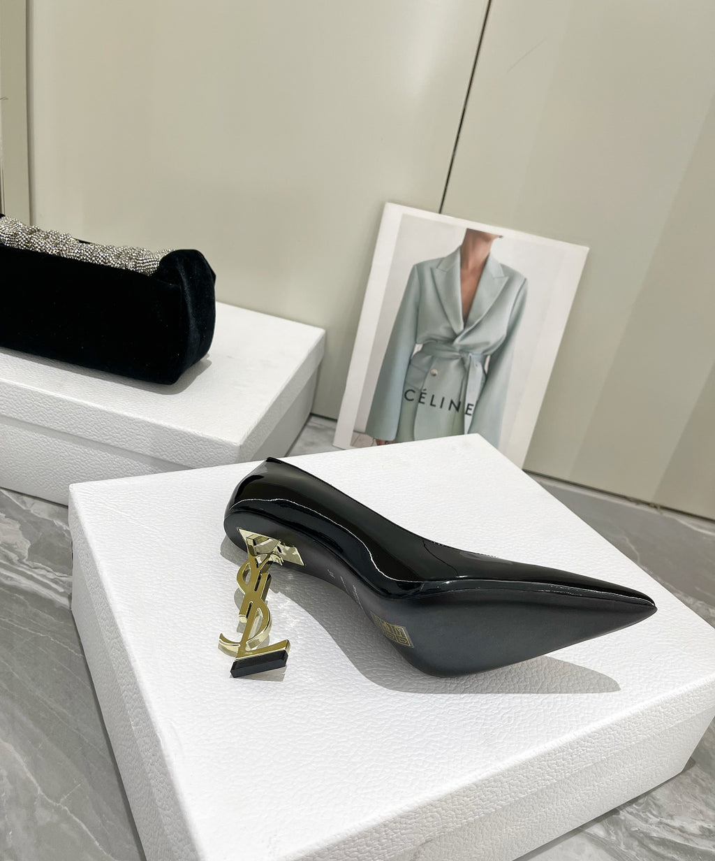 Black YO pump with gold heel