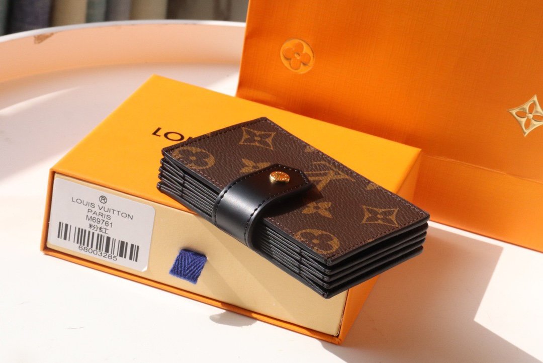 Black card holder