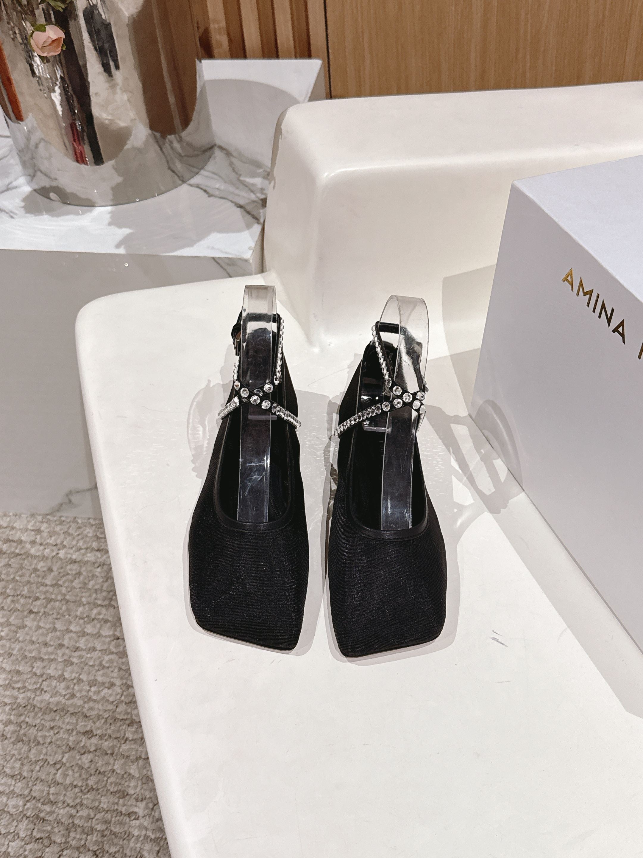 Black Ane Mesh Crystal Flat