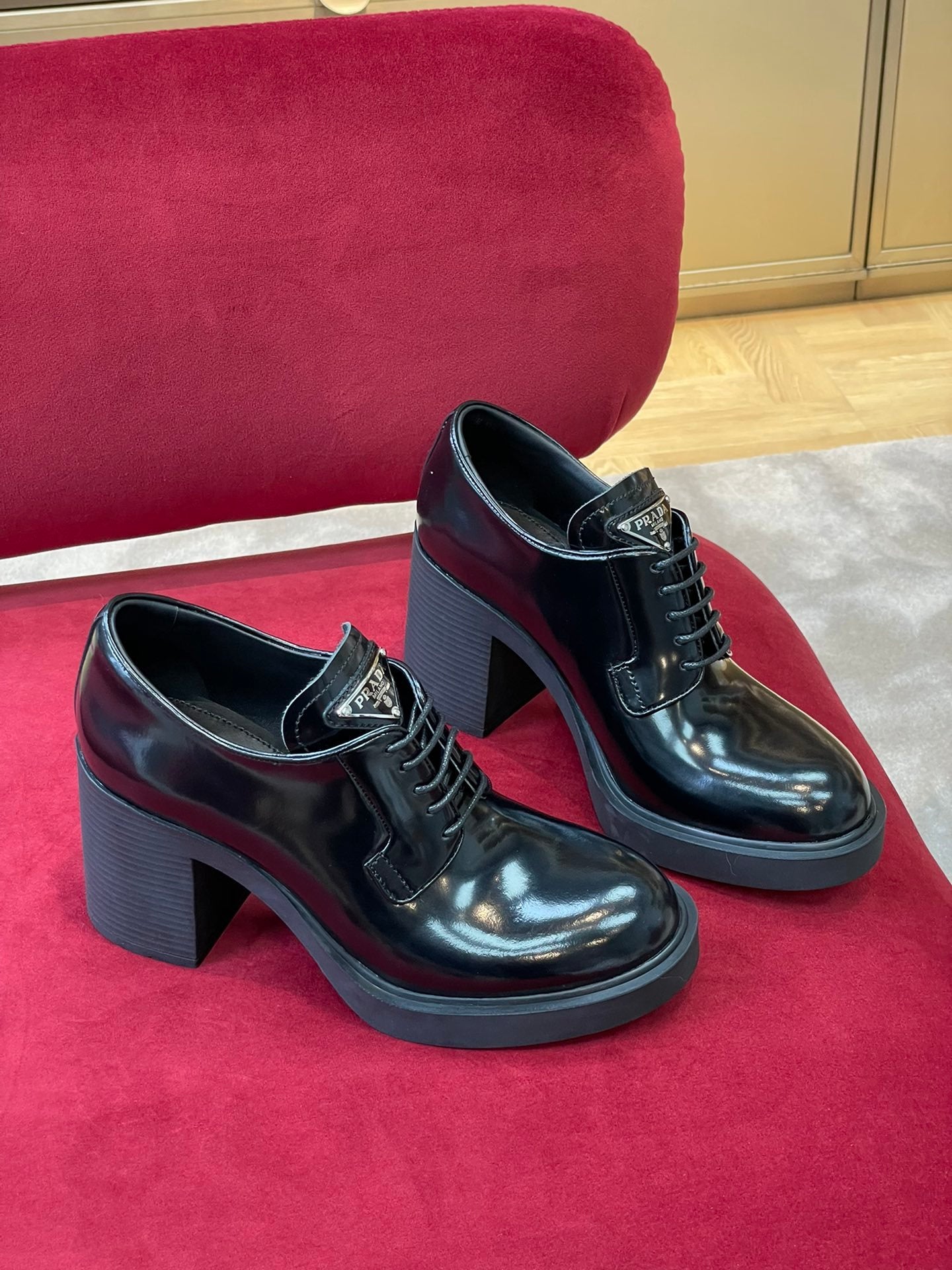 Black heeled brushed leather lace-ups