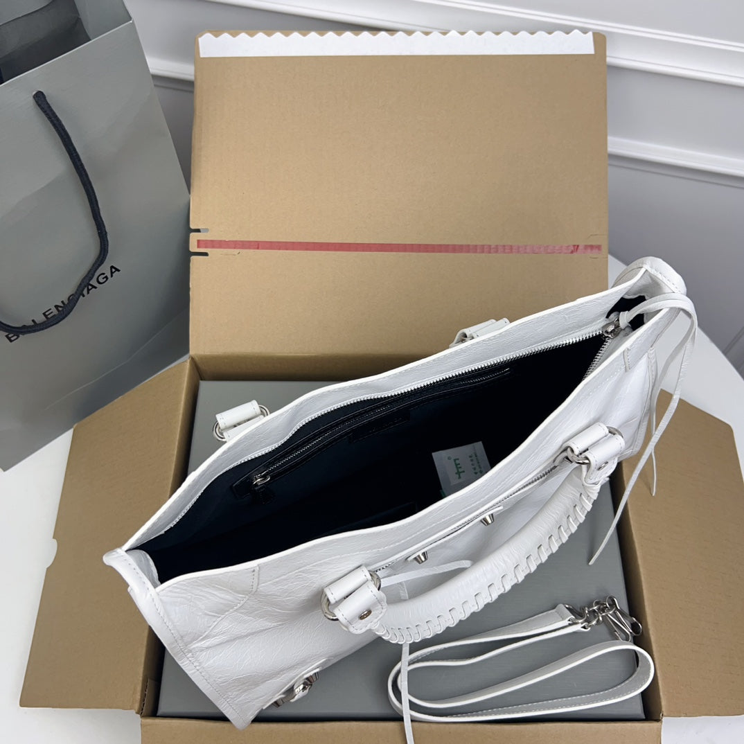 Optic White Le City Medium Bag