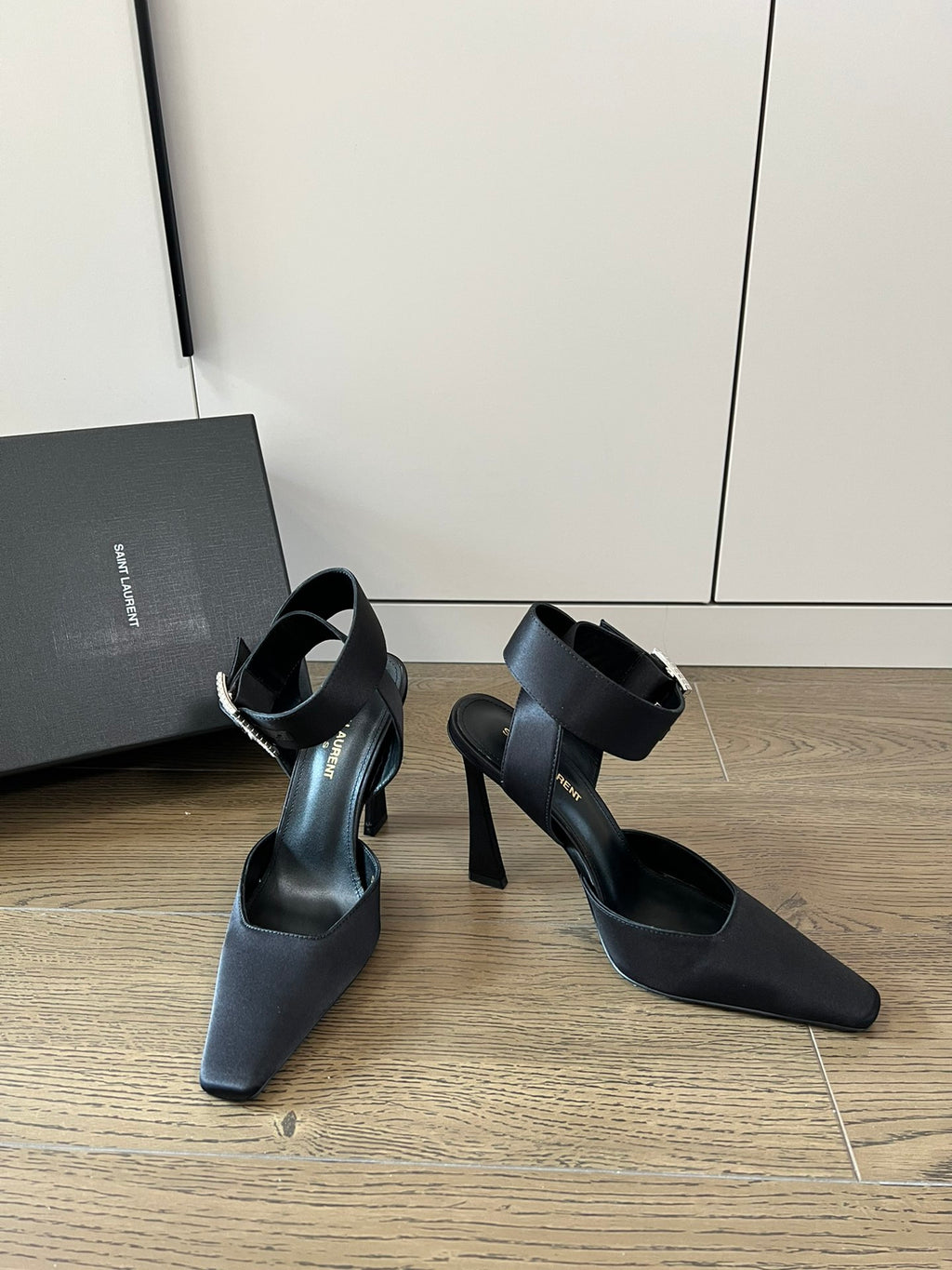 Black YF slingback pumps in crepe satin